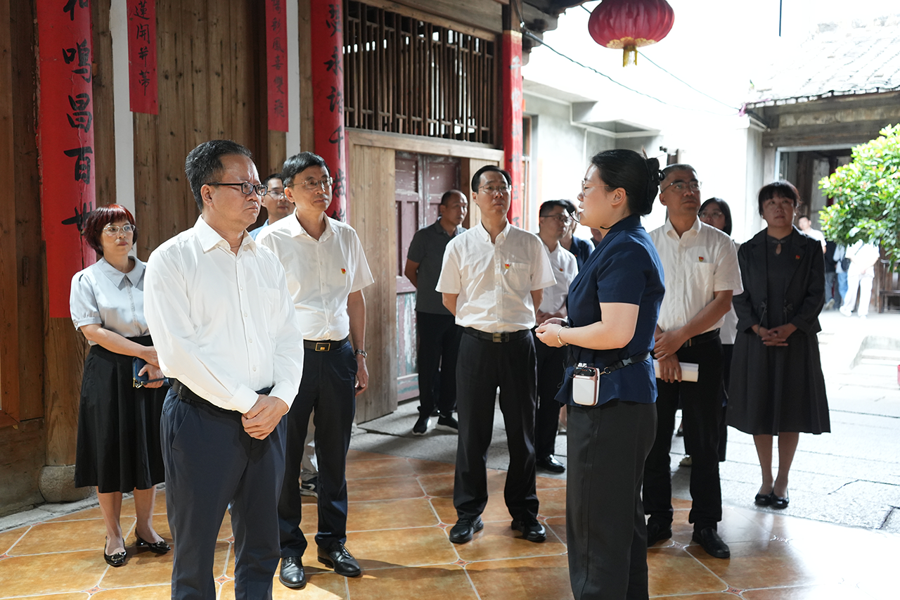 福建省广播电视局组织开展“循先烈足迹·践荣耀担当”主题党日活动